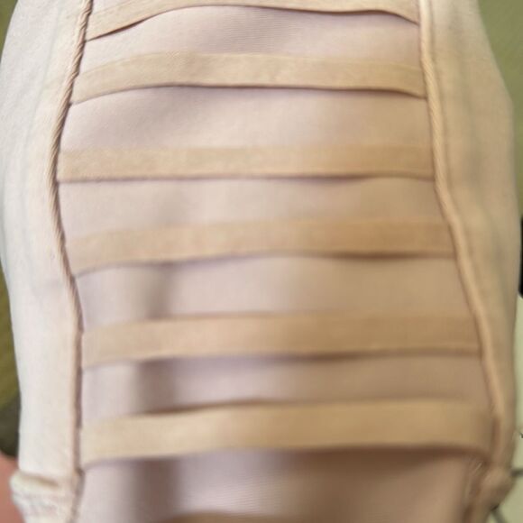 ALO YOGA HIGH-WAIST PRISM CAPRI SIDE SHOW in Pale Mauve Sz XS - Picture 5 of 9